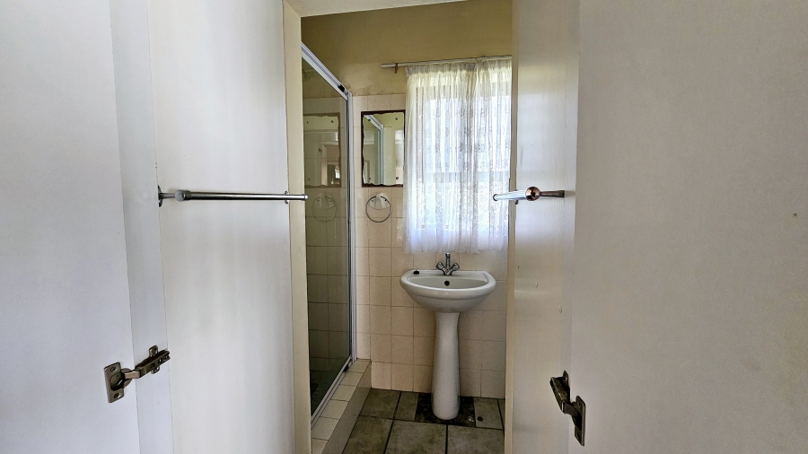 7 Bedroom Property for Sale in Oyster Bay Eastern Cape